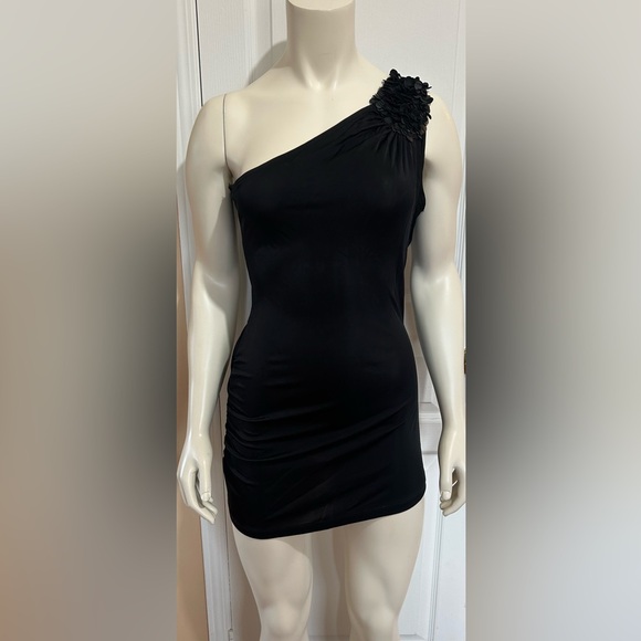 MANGO CASUAL SPORTSWEAR ONE SHOULDER RUS BLACK MINI DRESS VISCOSE IN SIZE SMALL - Picture 3 of 11